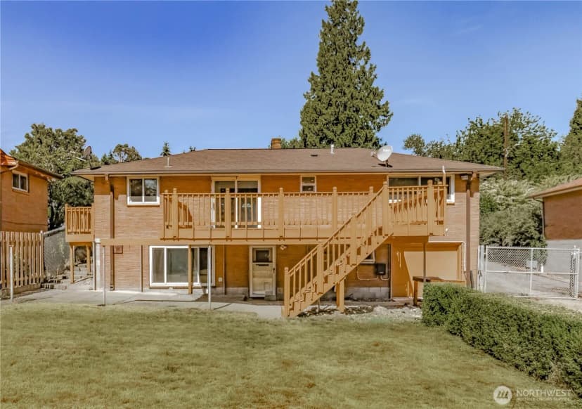 Property photo for 11834 8th Avenue S, Seattle photo 28