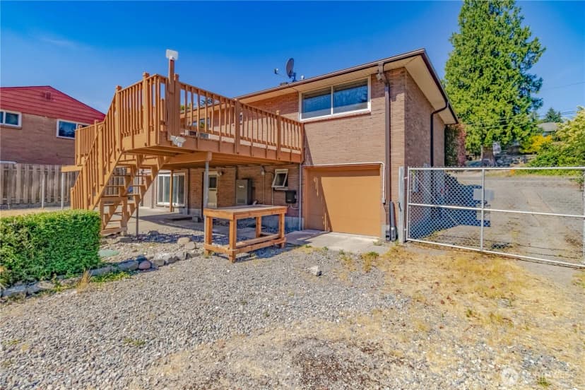 Property photo for 11834 8th Avenue S, Seattle photo 27