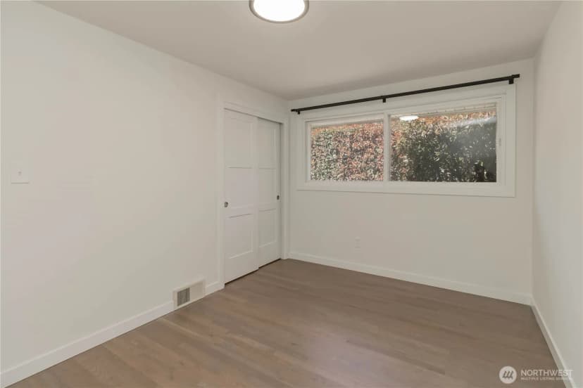Property photo for 11834 8th Avenue S, Seattle photo 12