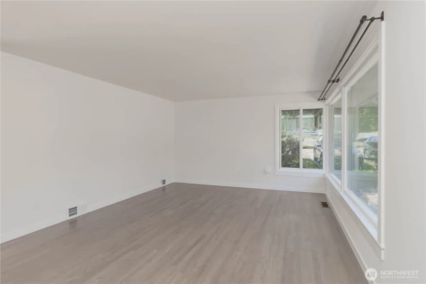 Property photo for 11834 8th Avenue S, Seattle photo 6