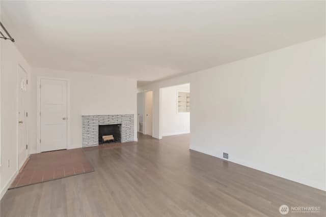 Property photo for 11834 8th Avenue S, Seattle photo 5