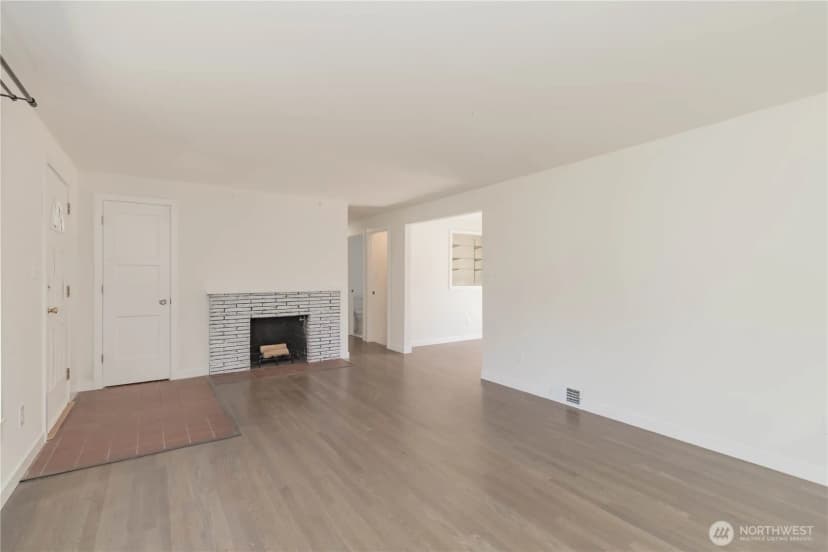 Property photo for 11834 8th Avenue S, Seattle photo 5