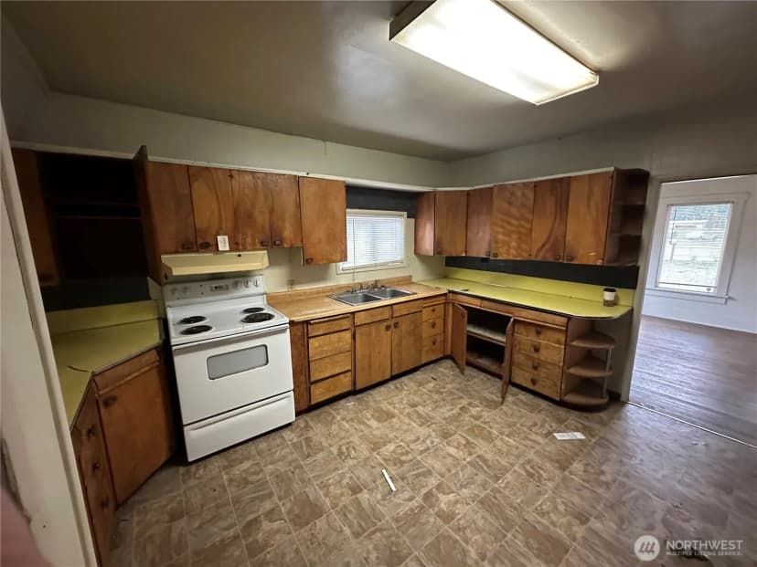 Property photo for 1406 Harrison Avenue, Centralia photo 21
