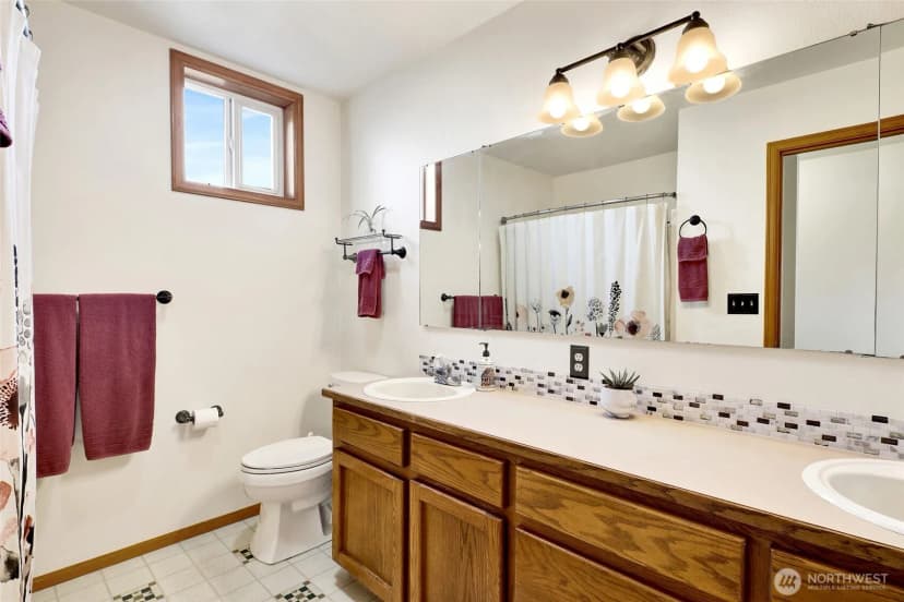 Property photo for 1048 Edgewater Lane, Lynden photo 20