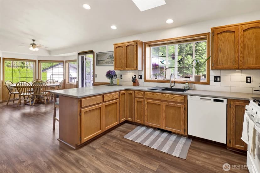 Property photo for 1048 Edgewater Lane, Lynden photo 12