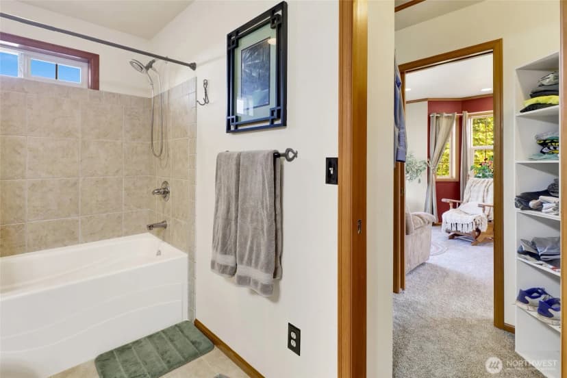 Property photo for 1048 Edgewater Lane, Lynden photo 19