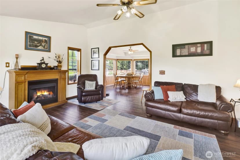 Property photo for 1048 Edgewater Lane, Lynden photo 5