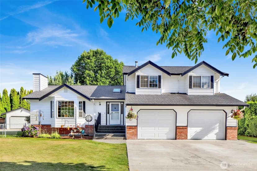 Property photo for 1048 Edgewater Lane, Lynden