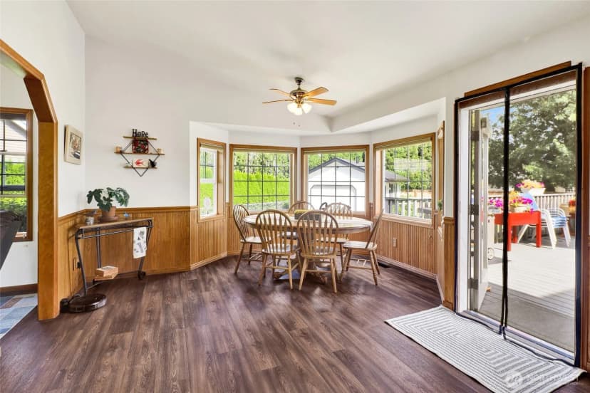 Property photo for 1048 Edgewater Lane, Lynden photo 8