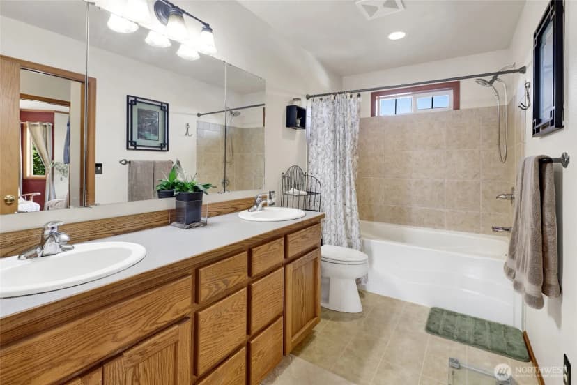 Property photo for 1048 Edgewater Lane, Lynden photo 18