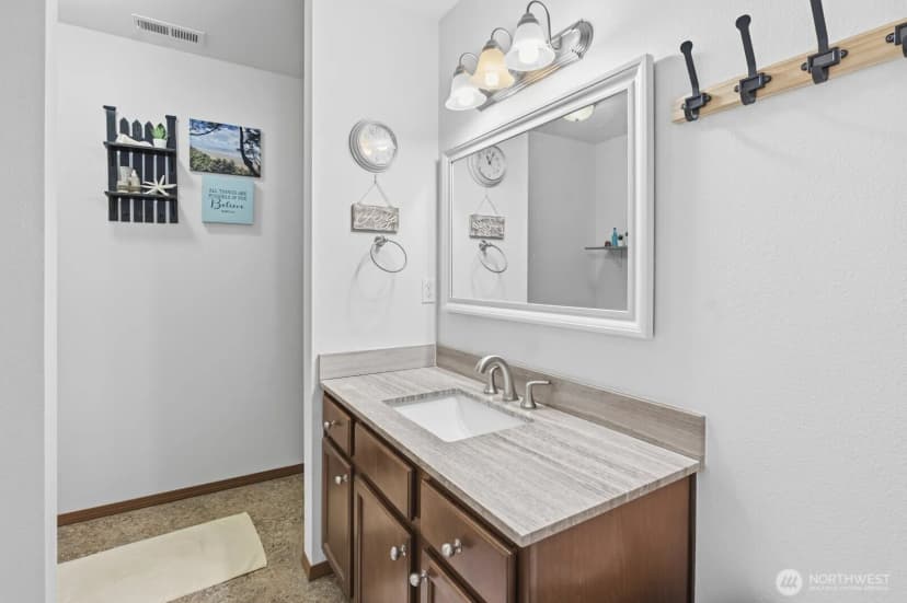 Property photo for 1804 Harborview Drive, Aberdeen photo 22
