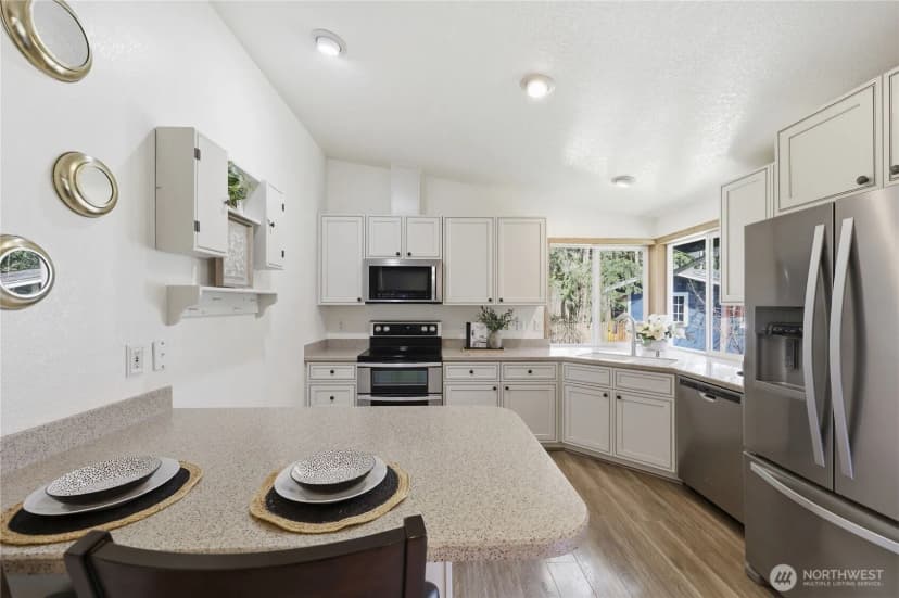 Property photo for 1050 Ne Coco Court, Bremerton photo 5