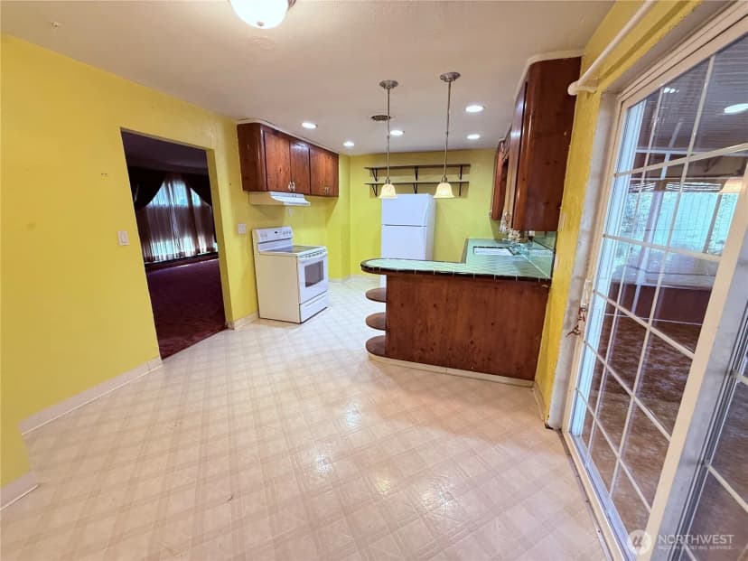 Property photo for 8811 Wildwood Avenue Sw, Lakewood photo 16