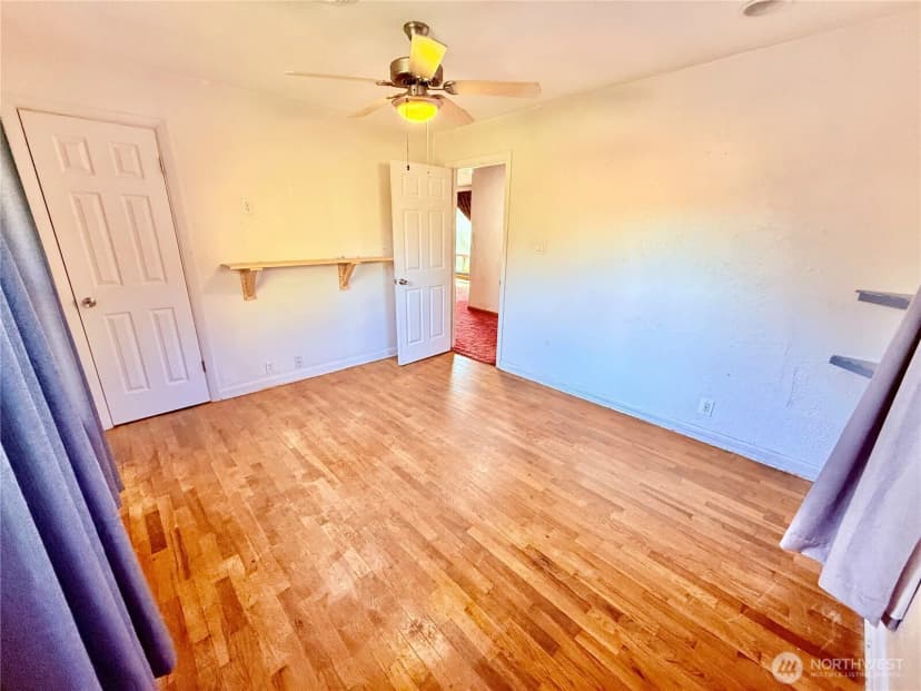 Property photo for 8811 Wildwood Avenue Sw, Lakewood photo 22