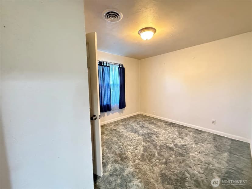 Property photo for 8811 Wildwood Avenue Sw, Lakewood photo 23