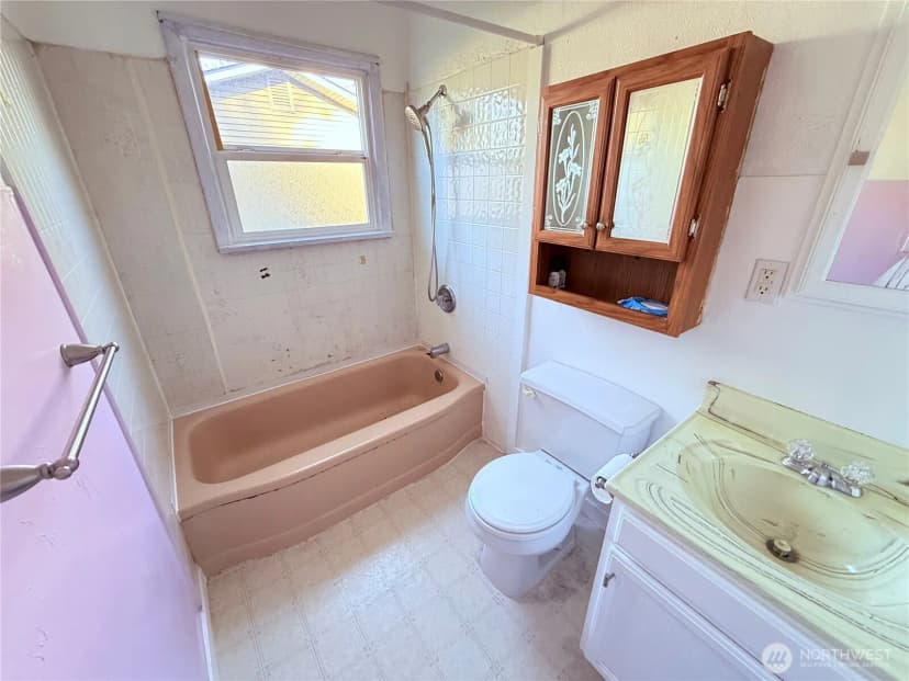 Property photo for 8811 Wildwood Avenue Sw, Lakewood photo 26