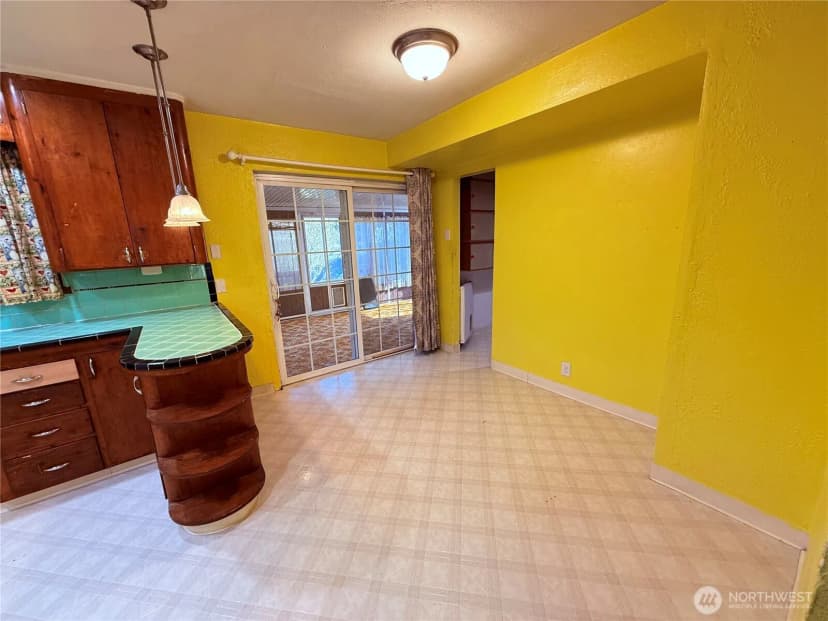 Property photo for 8811 Wildwood Avenue Sw, Lakewood photo 13