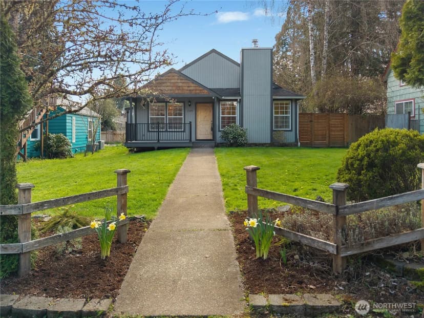 Property photo for 1505 Dickinson Avenue Nw, Olympia