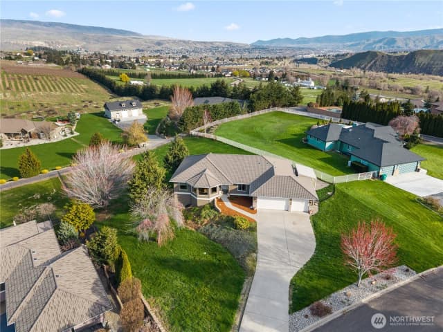 Property photo for 3555 Westridge Place, Wenatchee photo 2