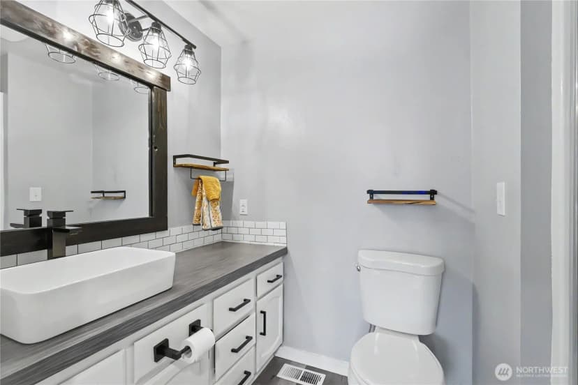 Property photo for 9807 Overlook Drive Nw, Olympia photo 10