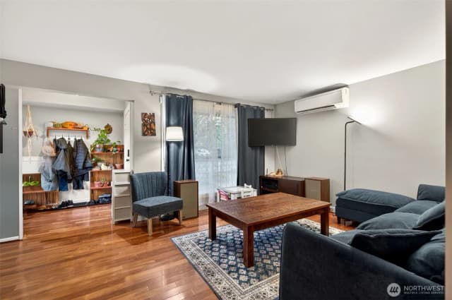 Property photo for 8620 35th Avenue Sw, Seattle photo 5