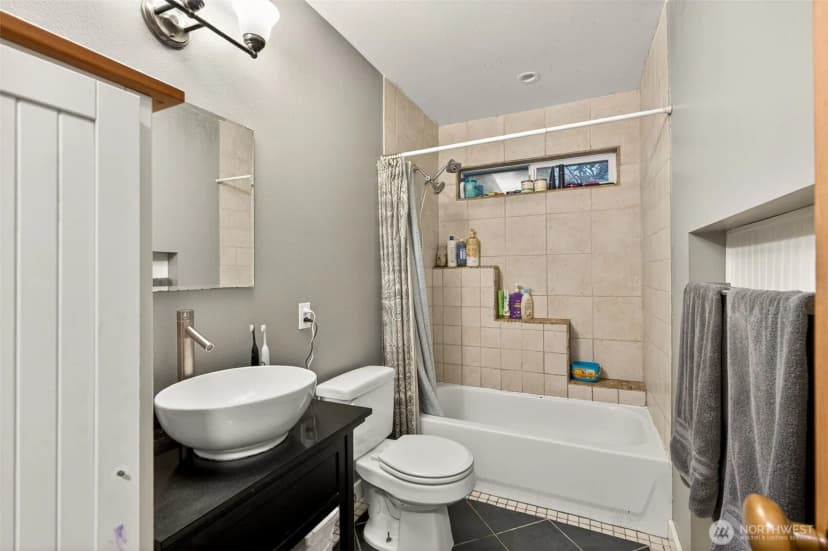 Property photo for 8620 35th Avenue Sw, Seattle photo 12