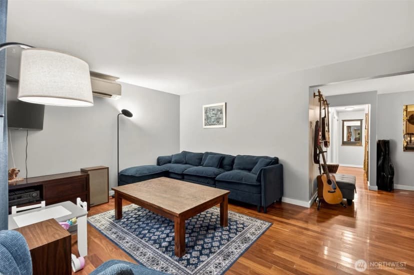 Property photo for 8620 35th Avenue Sw, Seattle photo 4