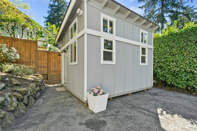 Property photo for 3016 106th Avenue Se, Bellevue photo 32