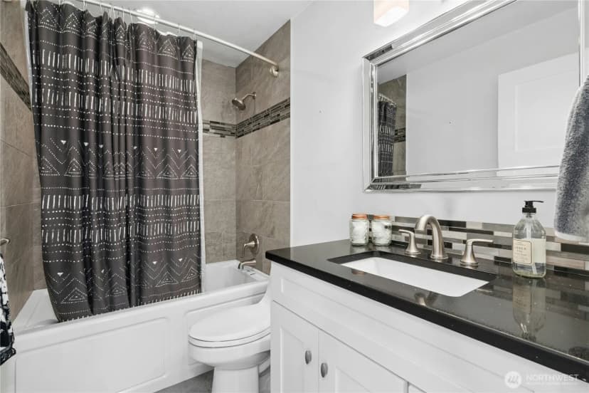 Property photo for 3016 106th Avenue Se, Bellevue photo 22