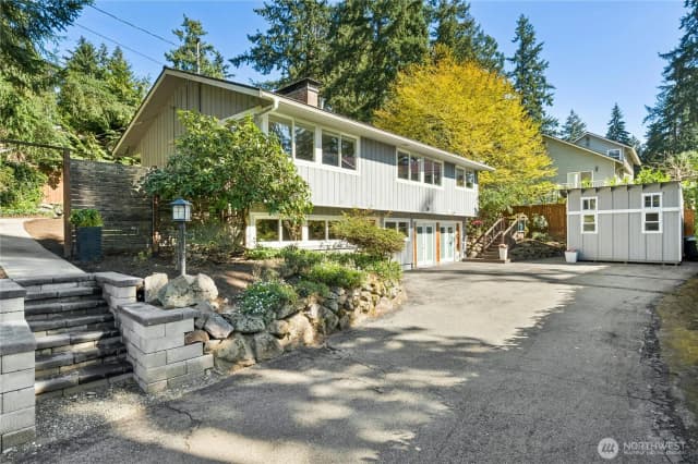 Property photo for 3016 106th Avenue Se, Bellevue photo 2