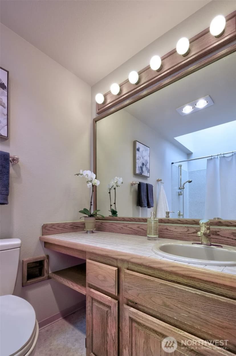 Property photo for 909 N 35th Street #402, Seattle photo 14