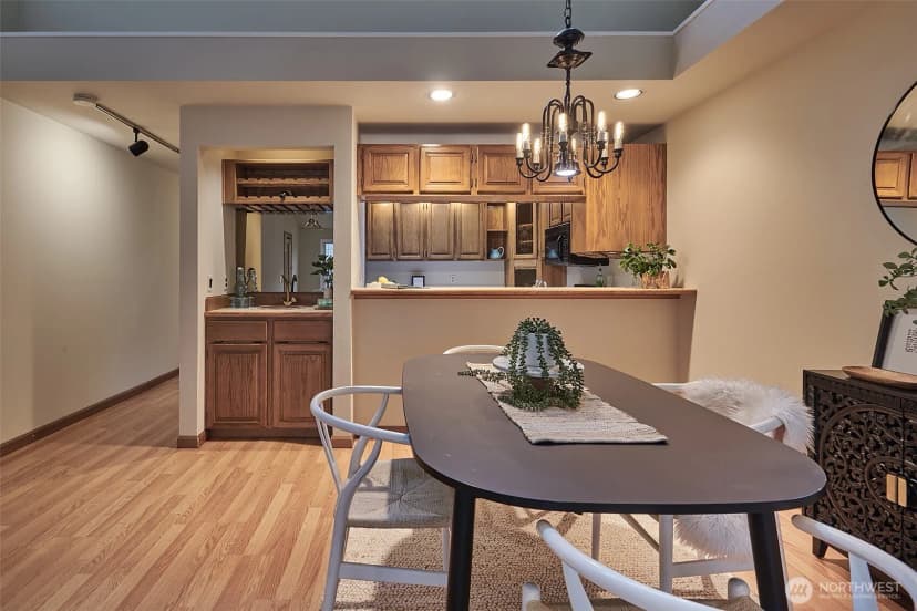 Property photo for 909 N 35th Street #402, Seattle photo 8