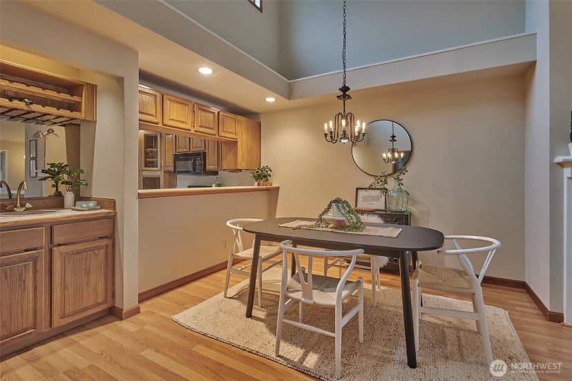 Property photo for 909 N 35th Street #402, Seattle photo 7