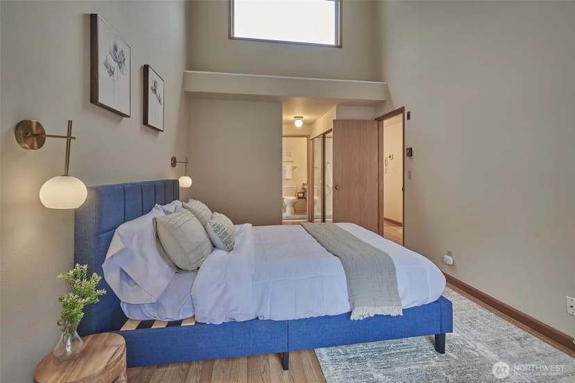Property photo for 909 N 35th Street #402, Seattle photo 11