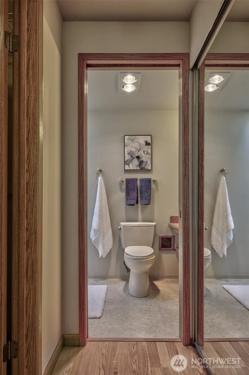 Property photo for 909 N 35th Street #402, Seattle photo 13