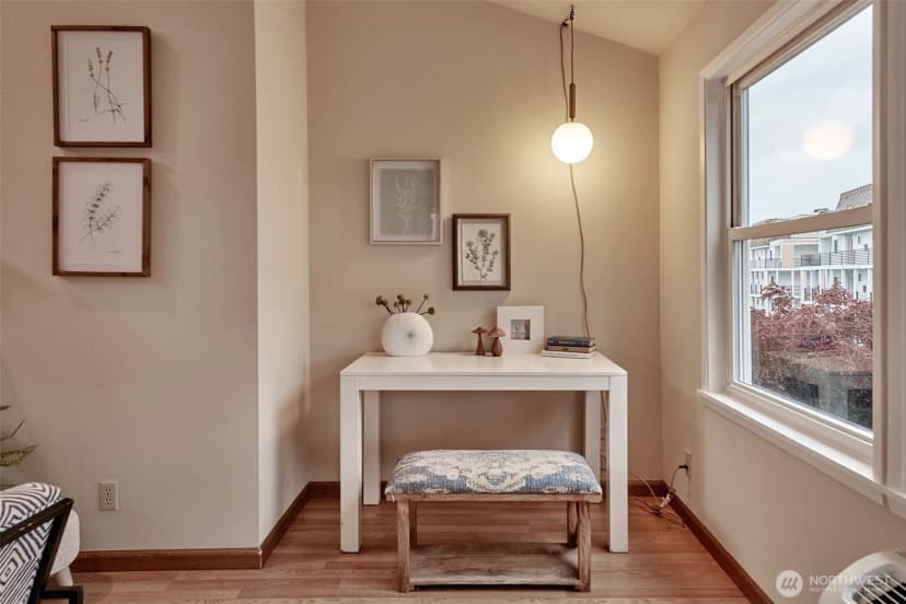 Property photo for 909 N 35th Street #402, Seattle photo 6
