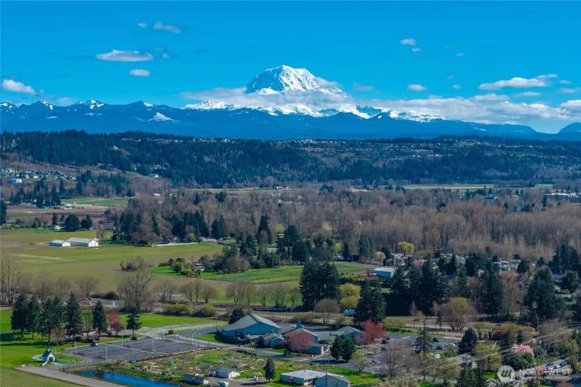 Property photo for 1825 Rainier Court, Sumner photo 27