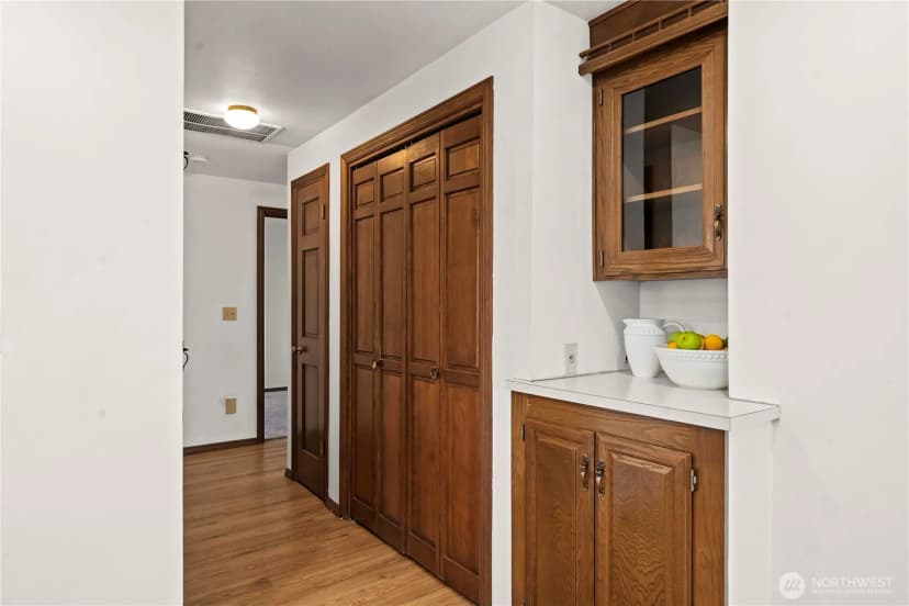 Property photo for 1825 Rainier Court, Sumner photo 15