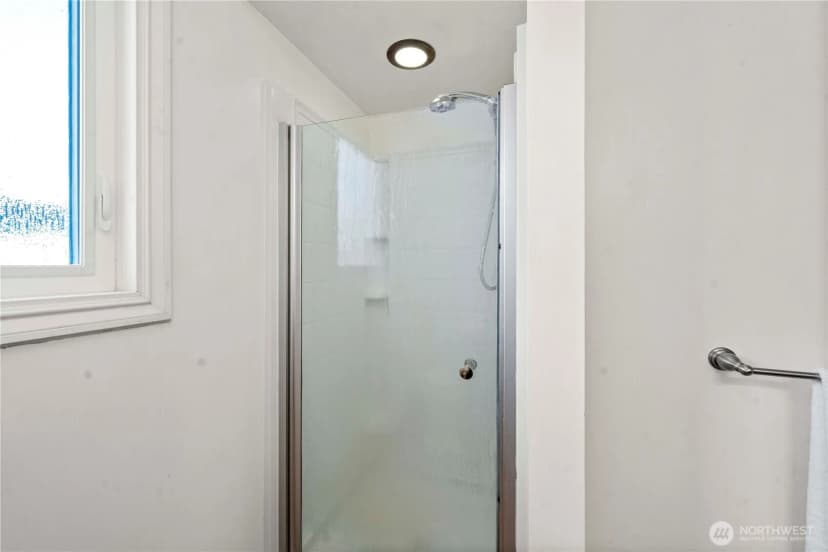 Property photo for 1825 Rainier Court, Sumner photo 19