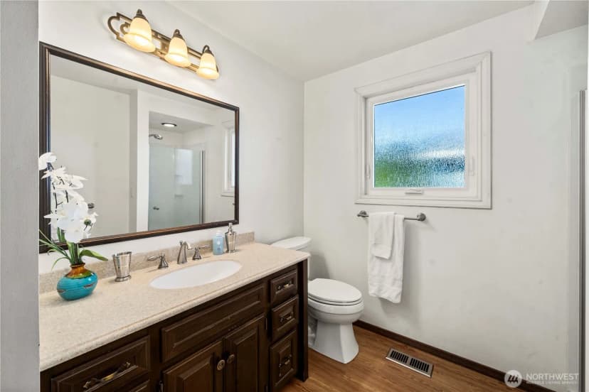 Property photo for 1825 Rainier Court, Sumner photo 23