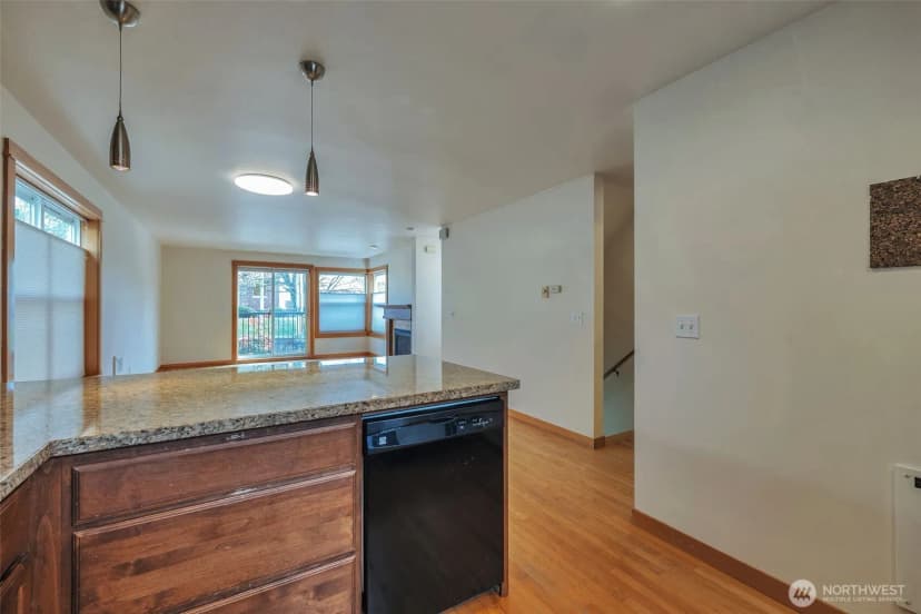 Property photo for 2221 E Spruce Street, Seattle photo 12
