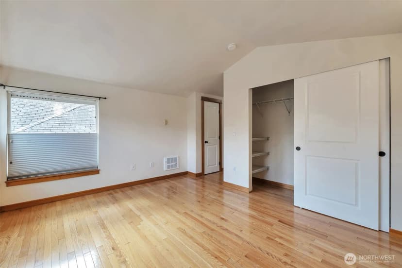 Property photo for 2221 E Spruce Street, Seattle photo 20