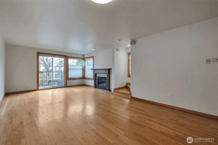 Property photo for 2221 E Spruce Street, Seattle photo 6