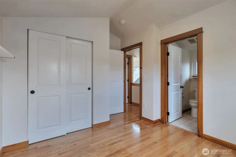 Property photo for 2221 E Spruce Street, Seattle photo 24