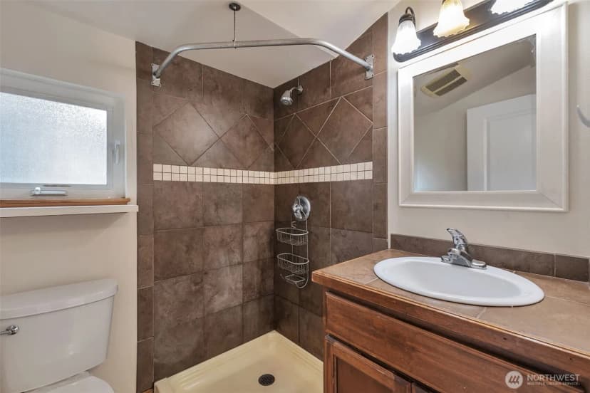 Property photo for 2221 E Spruce Street, Seattle photo 25