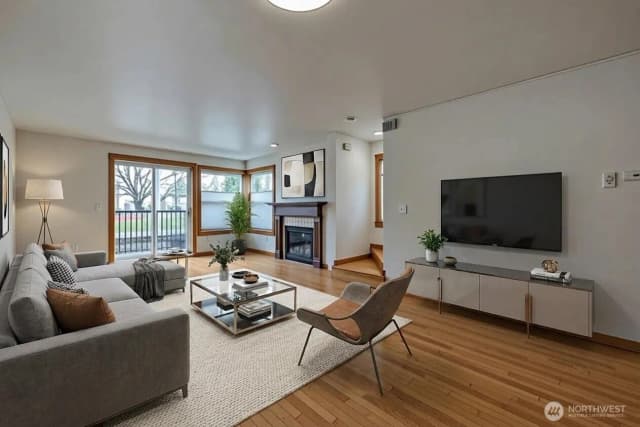 Property photo for 2221 E Spruce Street, Seattle photo 5