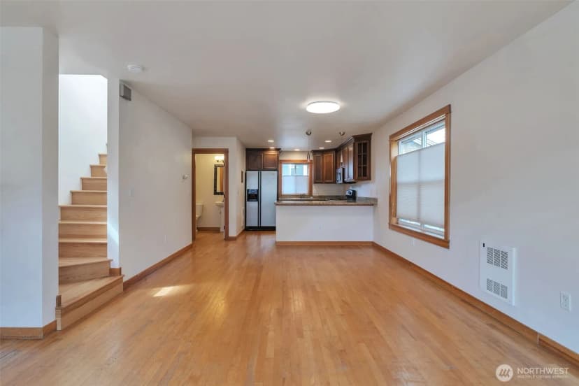 Property photo for 2221 E Spruce Street, Seattle photo 10