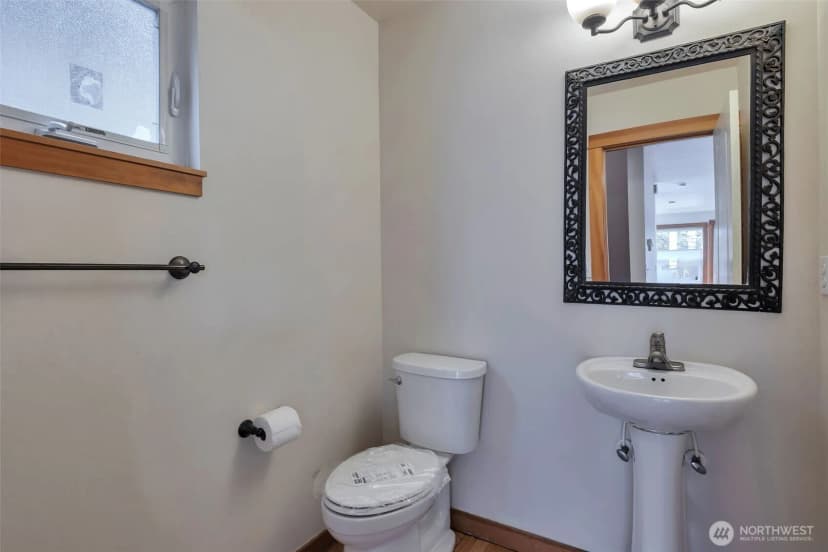 Property photo for 2221 E Spruce Street, Seattle photo 13