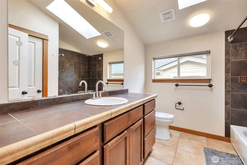 Property photo for 2221 E Spruce Street, Seattle photo 21