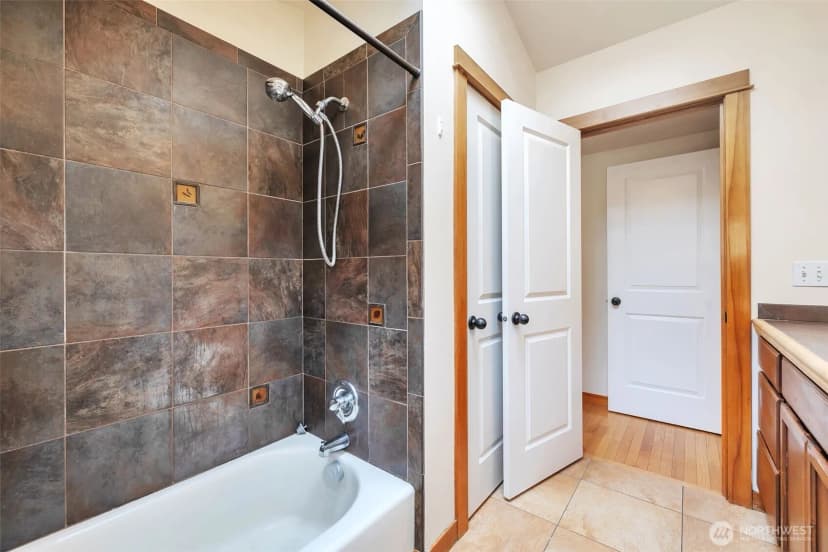 Property photo for 2221 E Spruce Street, Seattle photo 22